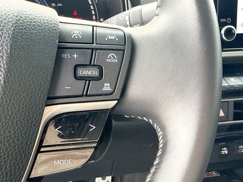 Used 2025 Toyota Camry SE w/ Convenience Package image 36