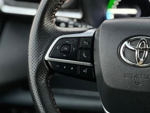 Used 2021 Toyota Sienna XSE w/ XSE Plus Package image 11