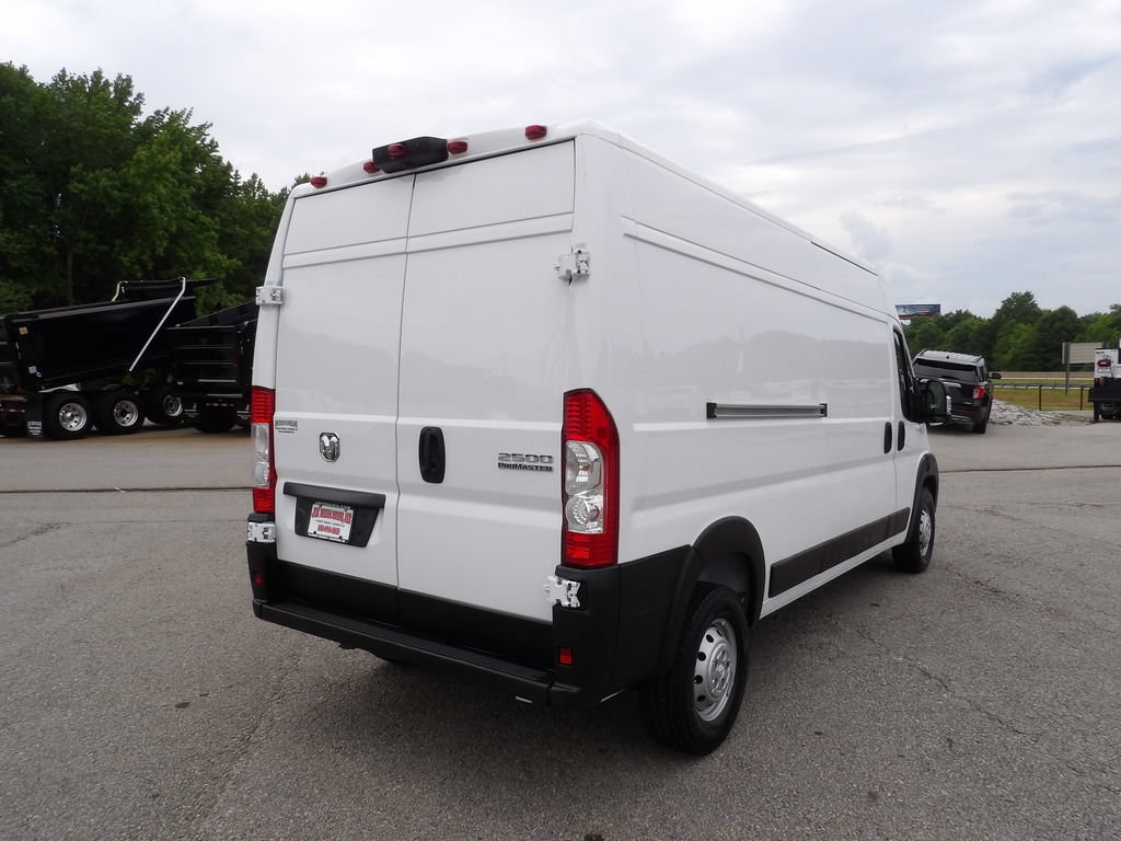 Used 2023 RAM ProMaster 2500 w/ Driver Convenience Group FWD image 7