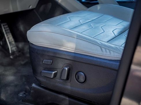 Certified 2022 Kia Telluride SX w/ SX Prestige Package image 26