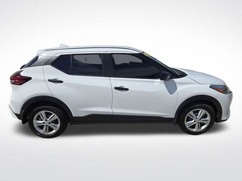 Used 2025 Nissan Kicks Play S FWD image 7