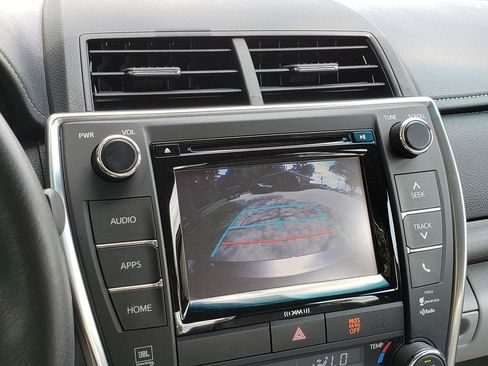 Used 2017 Toyota Camry XLE FWD image 22