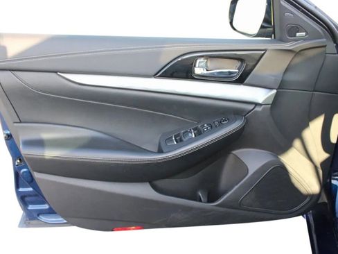 Used 2023 Nissan Maxima SL image 10
