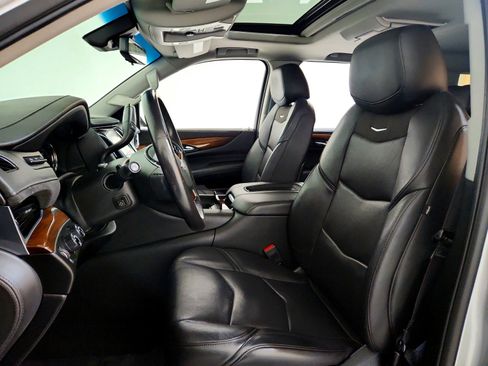 Used 2020 Cadillac Escalade Premium Luxury w/ LPO, Radiant Package image 18