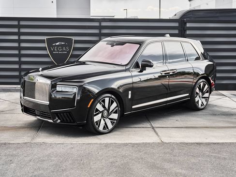 Used 2025 Rolls-Royce Cullinan AWD/4WD image 6
