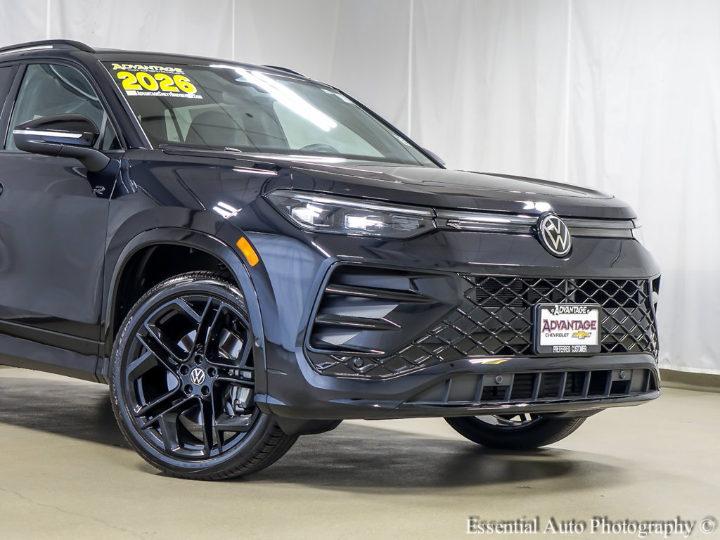 Used 2026 Volkswagen Tiguan SE R-Line AWD/4WD image 3