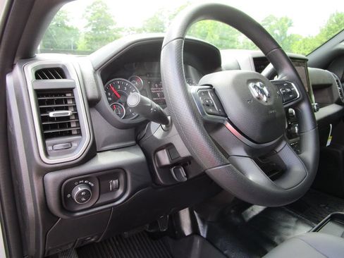 New 2026 RAM 2500 Tradesman w/ Chrome Appearance Group AWD/4WD image 24