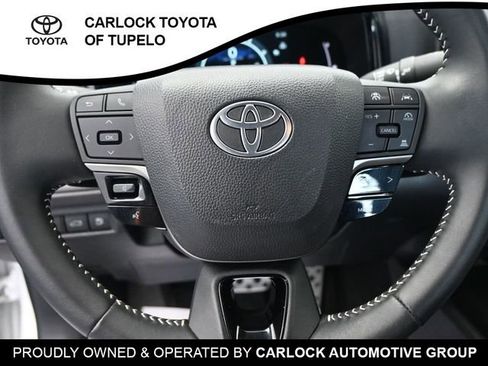 Used 2025 Toyota Camry SE image 18