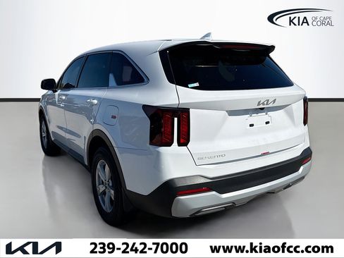 New 2026 Kia Sorento LX FWD image 4