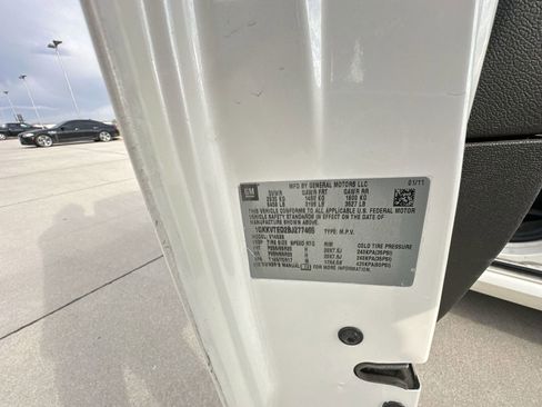 Used 2011 GMC Acadia Denali image 32