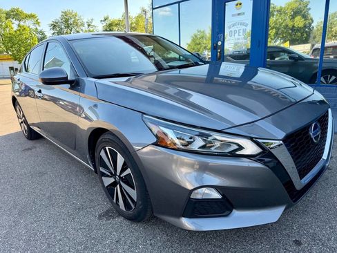 Used 2022 Nissan Altima 2.5 SV FWD image 4