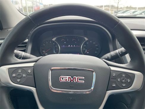 Used 2023 GMC Acadia SLT image 11