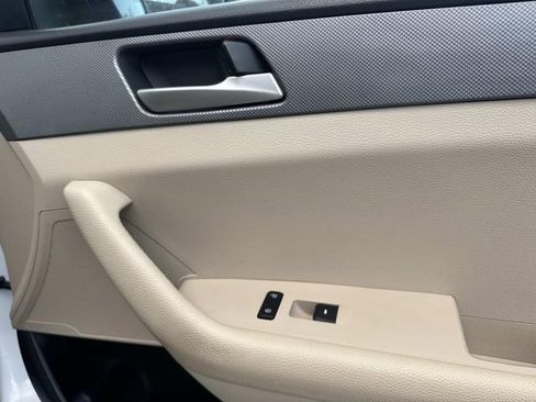 Used 2019 Hyundai Sonata SE FWD image 14