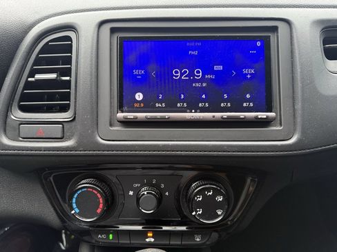 Used 2018 Honda HR-V LX image 15