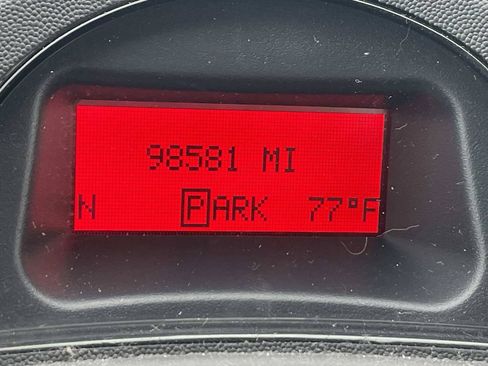 Used 2006 Pontiac Grand Prix w/ Preferred Package FWD image 13