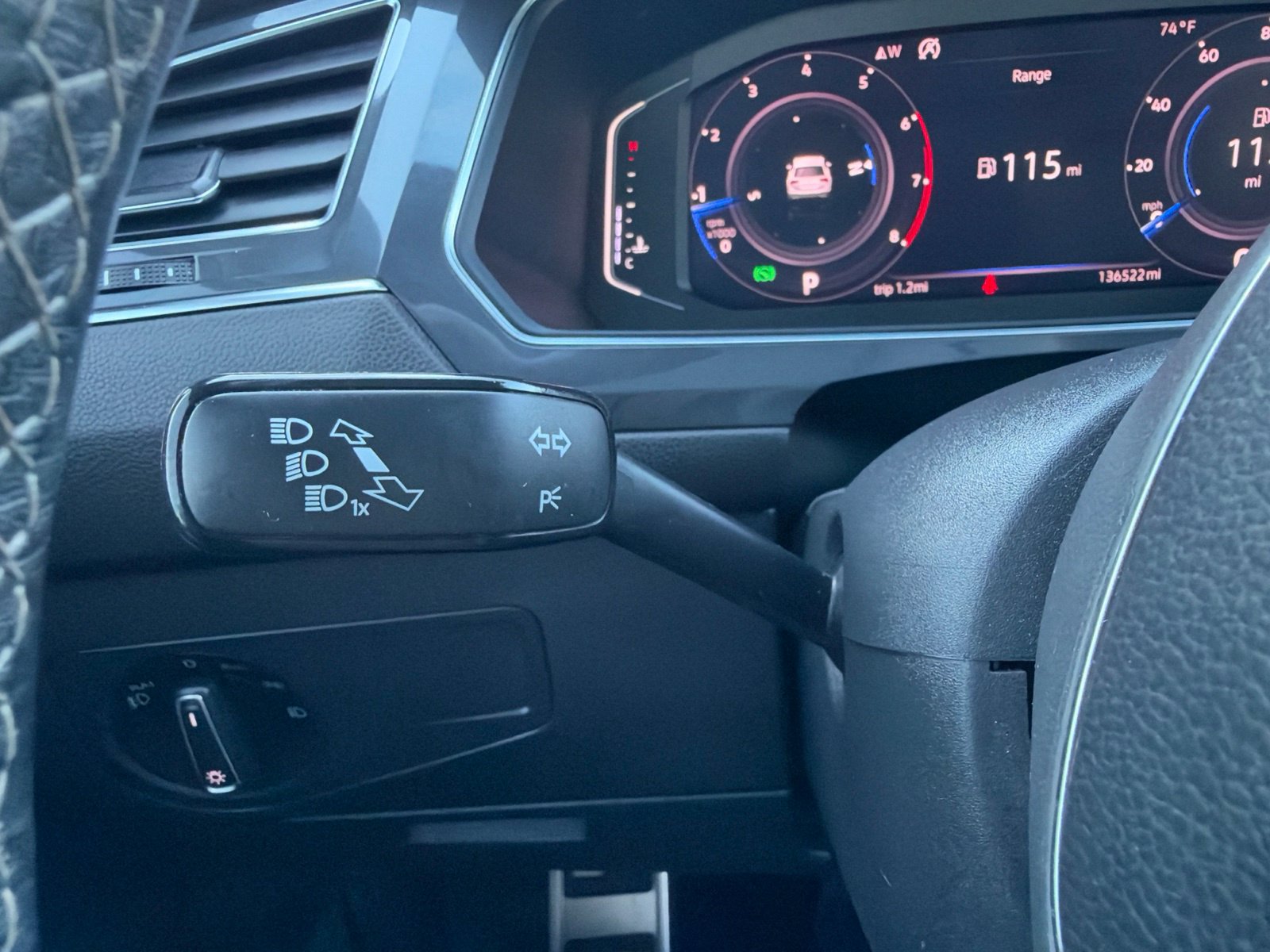 Used 2019 Volkswagen Tiguan SEL Premium R-Line FWD image 24