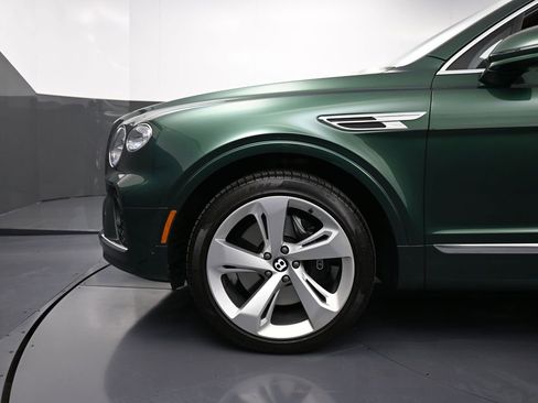 Used 2023 Bentley Bentayga AWD/4WD image 12