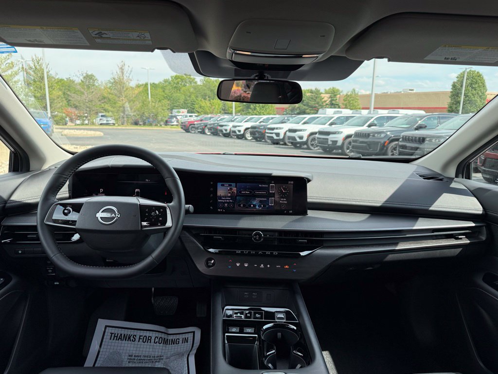 Used 2025 Nissan Murano SV AWD/4WD image 14