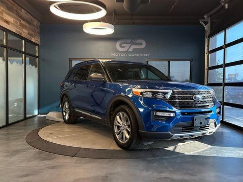 Used 2020 Ford Explorer XLT w/ Equipment Group 202A AWD/4WD image 1