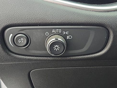 Used 2020 Chevrolet Malibu Premier image 25