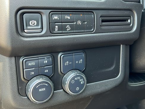 Certified 2024 Chevrolet Tahoe Premier AWD/4WD image 33