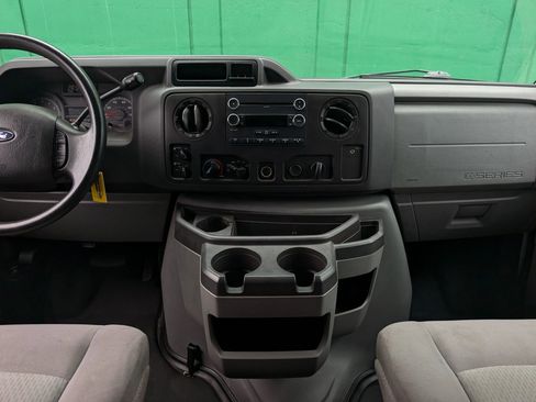 Used 2012 Ford E-350 and Econoline 350 Super Duty w/ Shuttle Bus Prep Pkg RWD image 18