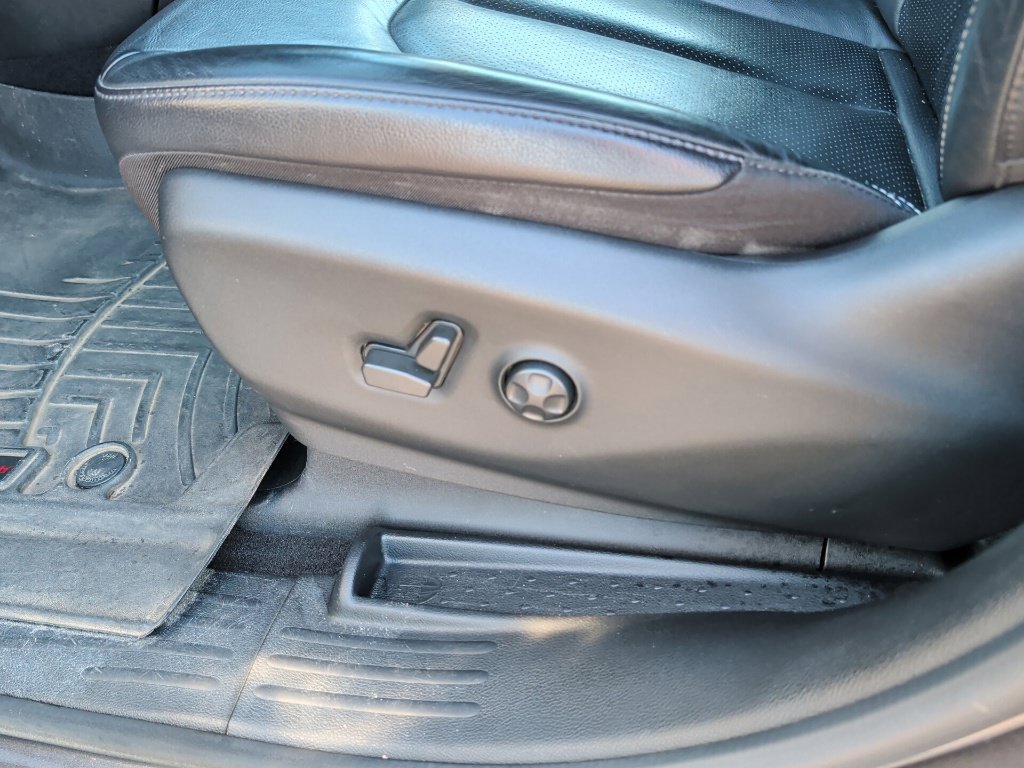 Used 2022 Chrysler Pacifica Touring-L w/ Uconnect Theater Family Group AWD/4WD image 33