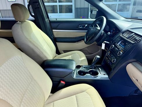 Used 2017 Ford Explorer FWD image 16