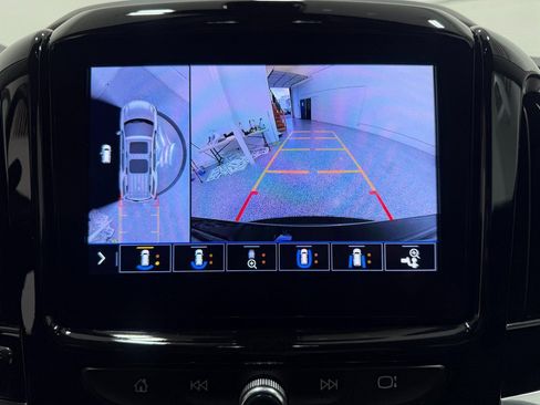 Used 2021 Chevrolet Traverse Premier w/ Redline Edition image 18