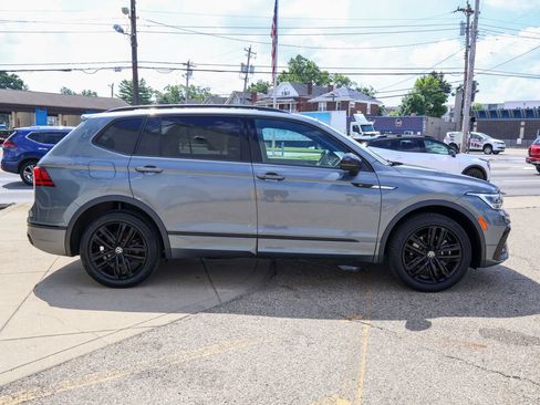 Used 2022 Volkswagen Tiguan SE R-Line AWD/4WD image 6