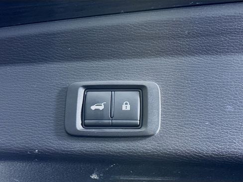 Used 2025 Mitsubishi Outlander SE image 28