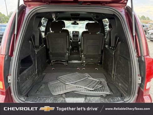 Used 2019 Dodge Grand Caravan SE FWD image 28