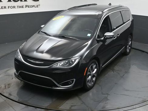 Used 2019 Chrysler Pacifica Limited w/ Advanced Safetytec Group image 43