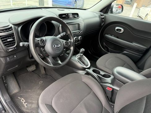 Used 2019 Kia Soul FWD image 13
