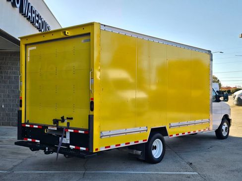 Used 2024 Ford E-350 and Econoline 350 Super Duty w/ Driver's Safety Package image 4