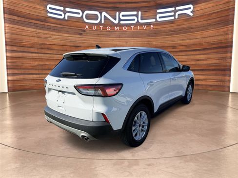 Used 2022 Ford Escape SE image 7