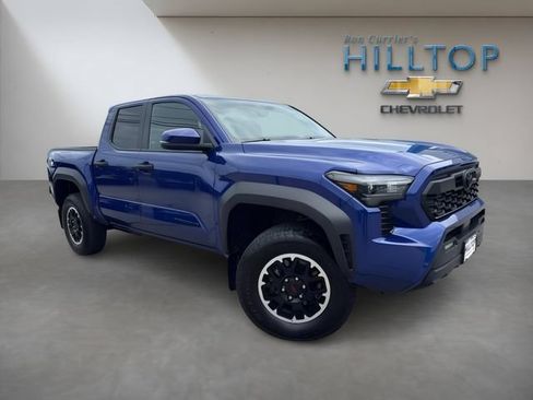 Used 2025 Toyota Tacoma TRD Off-Road w/ TRD Off Road Upgrade Package AWD/4WD image 1