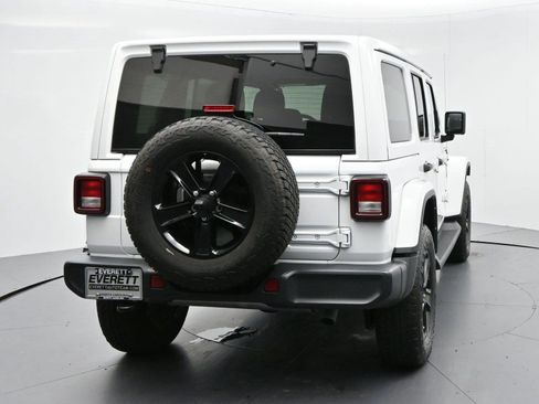 Used 2023 Jeep Wrangler Unlimited Sahara AWD/4WD image 6