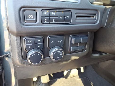 Used 2021 Chevrolet Tahoe Z71 w/ Z71 Signature Package image 13