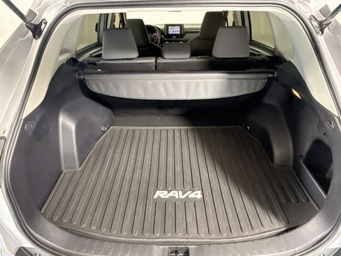 Used 2021 Toyota RAV4 XLE FWD image 35