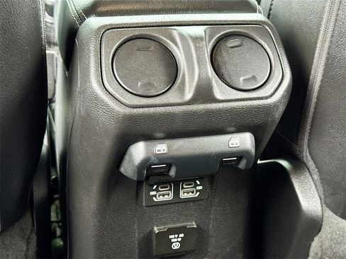 Used 2022 Jeep Wrangler Unlimited Sahara image 18