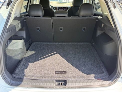 New 2026 Volkswagen Tiguan SE AWD/4WD image 17