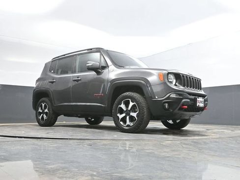 Used 2020 Jeep Renegade Trailhawk w/ Cold Weather Group AWD/4WD image 32