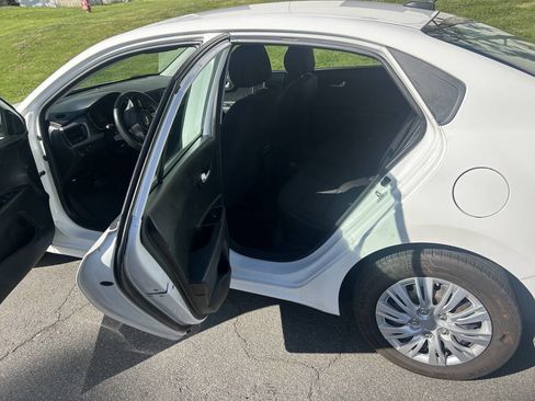 Used 2018 Kia Rio S image 6
