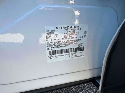 Used 2024 Ford Edge SEL AWD/4WD image 10