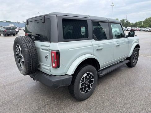 Used 2023 Ford Bronco Outer Banks AWD/4WD image 2