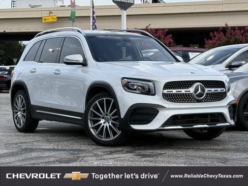 Used 2022 Mercedes-Benz GLB 250 image 2
