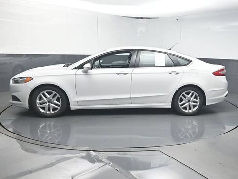 Used 2015 Ford Fusion SE FWD image 5