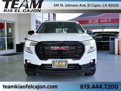 Used 2024 GMC Terrain SLT w/ Elevation Edition image 4