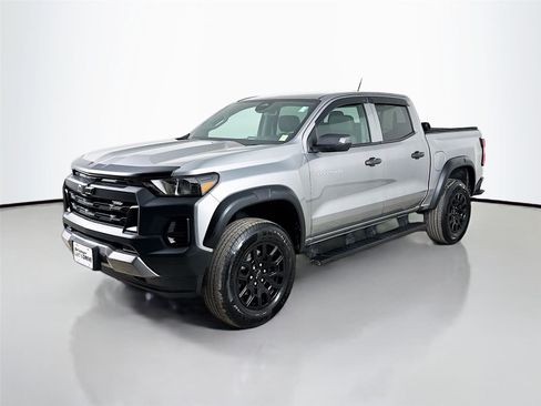 Used 2024 Chevrolet Colorado Trail Boss AWD/4WD image 5